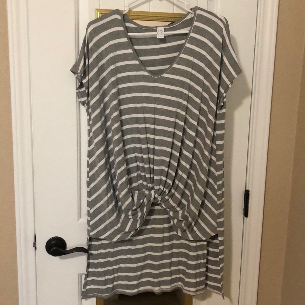 Knot Front Tunic Top V-neck Low High women’s